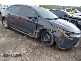 2025 Toyota Corolla LE z VIN 5YFB4MDE5SP253978, wystawiony jako IAAI lot #41936175 z przebiegiem 7377 mil mil oraz . Historia ofert i sprzedaży dostępna na DreamBid. Obrazek 1.