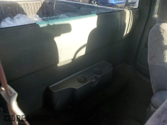 2000 GMC Sonoma SLS z VIN 1GTCS19W3Y8158978, wystawiony jako Copart lot #74180564 z przebiegiem Nie podano mil oraz Szkody całkowita. Historia ofert i sprzedaży dostępna na DreamBid. Obrazek 10.