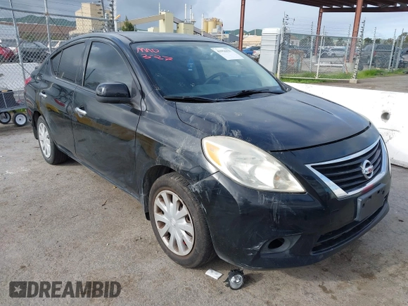 2014 Nissan Versa SV with VIN 3N1CN7APXEL831487, listed as a IAAI auction lot 41916327 with 130,304 mi miles. Bid and sale history available at carsss.com. Image 1.