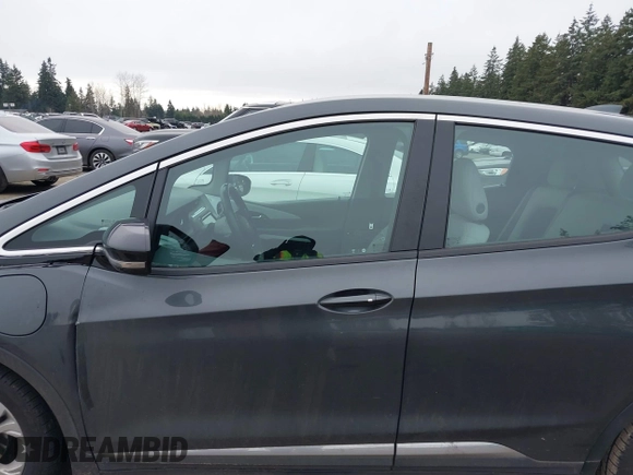 2021 Chevrolet Bolt EV LT z VIN 1G1FY6S0XM4108670, wystawiony jako IAAI lot #41625671 z przebiegiem 20 859 mil mil oraz . Historia ofert i sprzedaży dostępna na DreamBid. Obrazek 14.