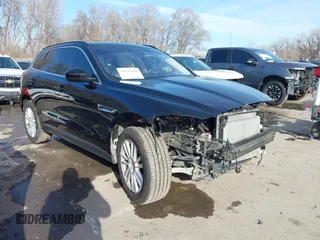 2017 Jaguar F-Pace 35t Prestige with VIN SADCK2BV1HA895827, listed as a IAAI auction lot 41119402 with 31,767 mi miles and . Bid and sale history available at DreamBid. Image 1.