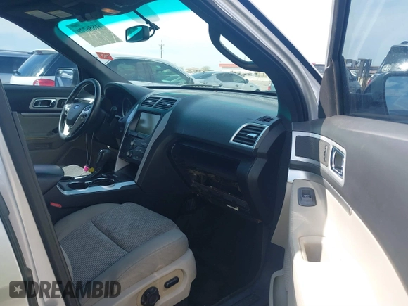 2015 Ford Explorer XLT with VIN 1FM5K7D81FGA27678, listed as a IAAI auction lot 41856729 with 170,635 mi miles and . Bid and sale history available at carsss.com. Image 5.