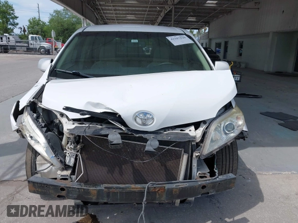 2014 Toyota Sienna LE AAS with VIN 5TDKK3DC2ES513425, listed as a IAAI auction lot 42107820 with 367,844 mi miles and . Bid and sale history available at carsss.com. Image 13.