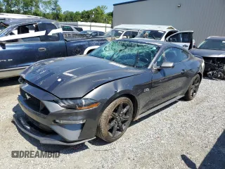 2020 Ford Mustang GT z VIN 1FA6P8CF6L5130303, wystawiony jako Copart lot #57838495 z przebiegiem 45 319 mil mil oraz Szkoda całkowita • Salvage title. Historia ofert i sprzedaży dostępna na DreamBid. Obrazek 1.