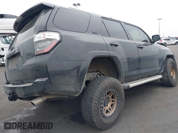2017 Toyota 4Runner SR5 with VIN JTEZU5JR8H5159090, listed as a IAAI auction lot 42018428 with 120,946 mi miles and . Bid and sale history available at DreamBid. Image 4.