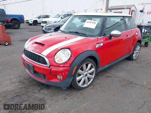 2008 MINI Hardtop S with VIN WMWMF73538TT89756, listed as a IAAI auction lot 41907020 with 139,789 mi miles and . Bid and sale history available at DreamBid. Image 2.