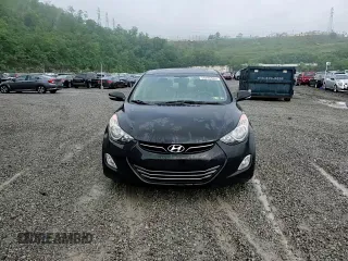 2013 Hyundai Elantra GLS z VIN KMHDH4AE7DU859883, wystawiony jako Copart lot #58296965 z przebiegiem 134 846 mil mil oraz Szkoda całkowita • Salvage title. Historia ofert i sprzedaży dostępna na DreamBid. Obrazek 13.
