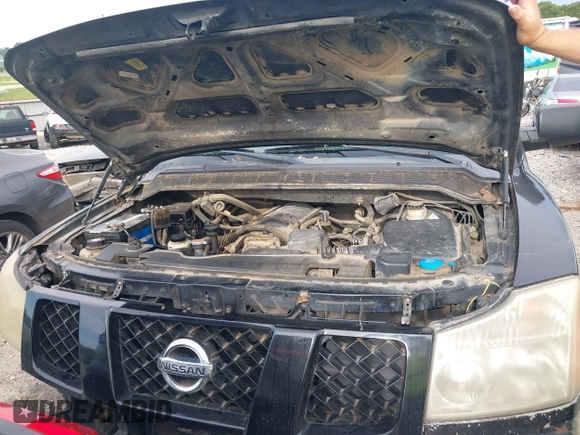 2007 Nissan Titan LE z VIN 1N6BA06A07N245025, wystawiony jako IAAI lot #42469264 z przebiegiem 324 485 mil mil oraz . Historia ofert i sprzedaży dostępna na DreamBid. Obrazek 10.