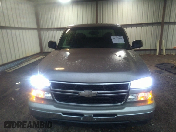 2006 Chevrolet Silverado 1500 LT1 with VIN 1GCEC19V56Z142057, listed as a IAAI auction lot 41752031 with 82,607 mi miles. Bid and sale history available at carsss.com. Image 12.