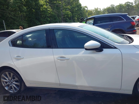 2022 Mazda 3 Carbon Edition with VIN 3MZBPACL0NM318573, listed as a IAAI auction lot 42403393 with 8,762 mi miles and . Bid and sale history available at DreamBid. Image 14.