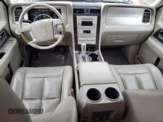 2010 Lincoln Navigator z VIN 5LMJJ2J57AEJ07227, wystawiony jako Copart lot #50965705 z przebiegiem 222 731 mil mil oraz Nie do naprawy • Non repairable. Historia ofert i sprzedaży dostępna na DreamBid. Obrazek 8.