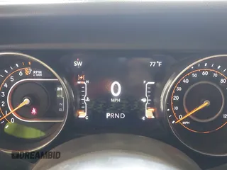2018 Jeep Wrangler Unlimited Sahara z VIN 1C4HJXEG2JW124882, wystawiony jako IAAI lot #42437816 z przebiegiem Nie podano mil oraz . Historia ofert i sprzedaży dostępna na DreamBid. Obrazek 16.