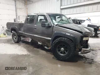2000 Chevrolet Silverado 3500 z VIN 1GCHK33J1YF421544, wystawiony jako IAAI lot #41424411 z przebiegiem 219 065 mil mil oraz . Historia ofert i sprzedaży dostępna na DreamBid. Obrazek 1.
