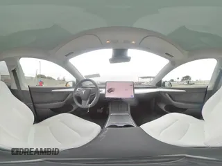 2024 Tesla Model Y z VIN 7SAYGDED4RF103411, wystawiony jako Copart lot #59982815 z przebiegiem 17 601 mil mil oraz Szkoda całkowita • Salvage title. Historia ofert i sprzedaży dostępna na DreamBid. Obrazek 14.