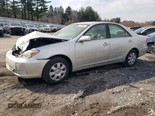 2002 Toyota Camry LE z VIN 4T1BE32K02U084676, wystawiony jako Copart lot #49712395 z przebiegiem 74 049 mil mil oraz Czysty tytuł • Clean title. Historia ofert i sprzedaży dostępna na DreamBid. Obrazek 1.