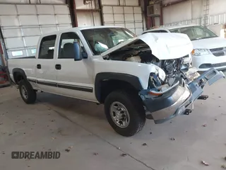 2002 Chevrolet Silverado 2500HD LS with VIN 1GCHK23U72F237592, listed as a IAAI auction lot 40819033 with 1 mi miles. Bid and sale history available at carsss.com. Image 1.