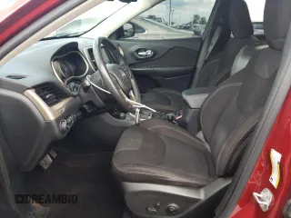 2016 Jeep Cherokee Latitude z VIN 1C4PJMCS7GW253369, wystawiony jako Copart lot #63750275 z przebiegiem 96 465 mil mil oraz Szkoda całkowita • Salvage title. Historia ofert i sprzedaży dostępna na DreamBid. Obrazek 7.