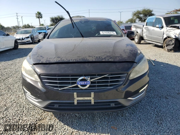 2015 Volvo S60 T5 Drive-E Premier z VIN YV126MFK6F2334600, wystawiony jako Copart lot #61436275 z przebiegiem 117 878 mil mil oraz Czysty tytuł • Clean title. Historia ofert i sprzedaży dostępna na DreamBid. Obrazek 5.