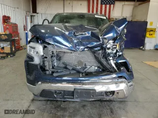 2022 Chevrolet Silverado 1500 LT with VIN 1GCPDKEK2NZ628752, listed as a Copart auction lot 75650744 with 29,913 mi miles and Salvage Title. Bid and sale history available at carsss.com. Image 5.