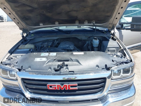 2005 GMC Sierra 2500HD Work Truck with VIN 1GTHC23U95F806475, listed as a IAAI auction lot 42314232 with Not provided miles and . Bid and sale history available at DreamBid. Image 10.