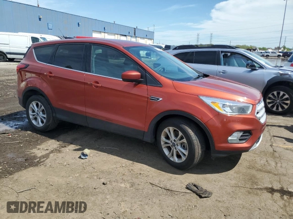 2019 Ford Escape SE z VIN 1FMCU9GD7KUC00377, wystawiony jako Copart lot #56136395 z przebiegiem 199 398 mil mil oraz Tytuł czysty. Historia ofert i sprzedaży dostępna na DreamBid. Obrazek 4.