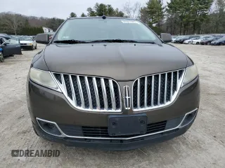 2011 Lincoln MKX z VIN 2LMDJ8JK4BBJ02626, wystawiony jako Copart lot #49161525 z przebiegiem 171 025 mil mil oraz Czysty tytuł • Clean title. Historia ofert i sprzedaży dostępna na DreamBid. Obrazek 5.