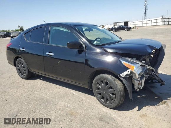 2017 Nissan Versa SV z VIN 3N1CN7AP8HL841701, wystawiony jako Copart lot #55702695 z przebiegiem 111 104 mil mil oraz Szkoda całkowita • Salvage title. Historia ofert i sprzedaży dostępna na DreamBid. Obrazek 4.