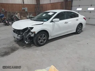 2016 Nissan Altima 2.5 SR with VIN 1N4AL3AP4GN329666, listed as a IAAI auction lot 41687425 with 177,040 mi miles. Bid and sale history available at carsss.com. Image 18.