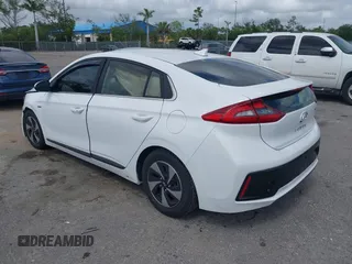 2018 Hyundai Ioniq SEL z VIN KMHC75LC2JU096795, wystawiony jako IAAI lot #42120793 z przebiegiem 111 058 mil mil oraz . Historia ofert i sprzedaży dostępna na DreamBid. Obrazek 3.
