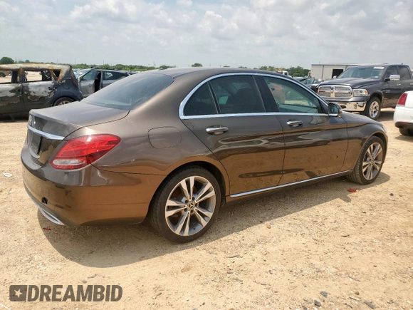2017 Mercedes-Benz C 300 z VIN 55SWF4JB9HU217123, wystawiony jako Copart lot #59339195 z przebiegiem 136 805 mil mil oraz Czysty tytuł • Clean title. Historia ofert i sprzedaży dostępna na DreamBid. Obrazek 3.