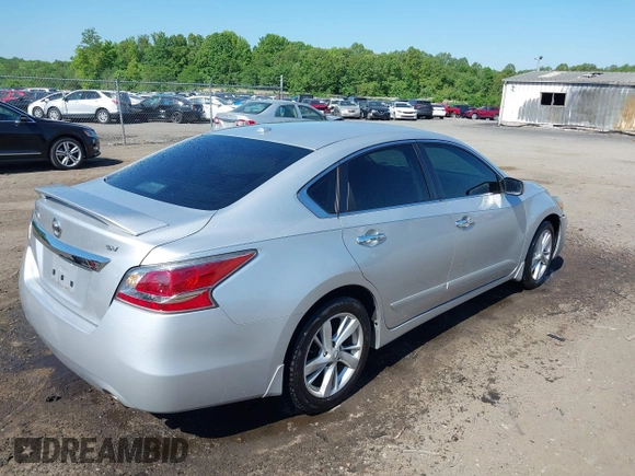 2015 Nissan Altima 2.5 z VIN 1N4AL3AP2FC591986, wystawiony jako IAAI lot #42172883 z przebiegiem 205 419 mil mil oraz . Historia ofert i sprzedaży dostępna na DreamBid. Obrazek 4.
