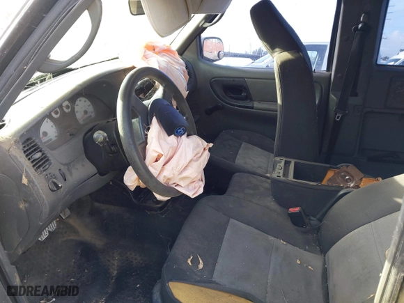 2004 Ford Ranger XL with VIN 1FTYR14U84PB34117, listed as a IAAI auction lot 41905553 with 216,253 mi miles. Bid and sale history available at carsss.com. Image 5.