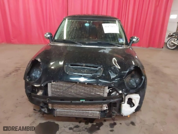 2013 MINI Cooper Hardtop S with VIN WMWSV3C57DT390101, listed as a IAAI auction lot 41473831 with 92,320 mi miles. Bid and sale history available at carsss.com. Image 6.