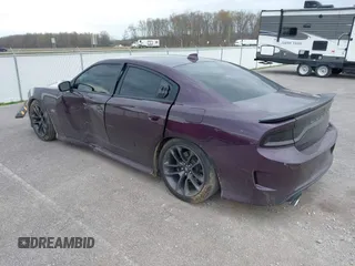 2020 Dodge Charger Scat Pack Widebody z VIN 2C3CDXGJ2LH234766, wystawiony jako IAAI lot #42005227 z przebiegiem 32 550 mil mil oraz . Historia ofert i sprzedaży dostępna na DreamBid. Obrazek 3.
