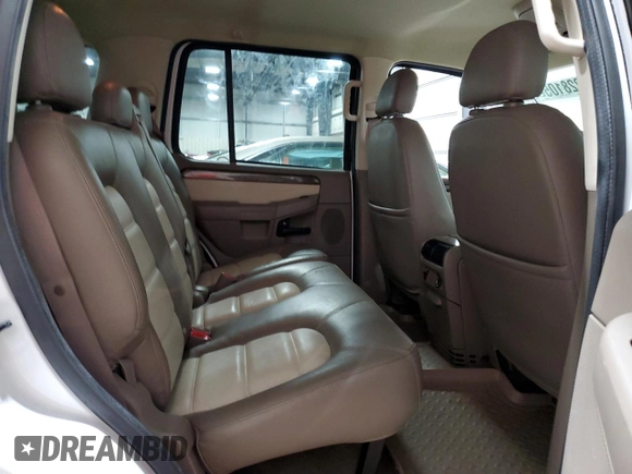2003 Ford Explorer z VIN 1FMZU84K33ZB53800, wystawiony jako Copart lot #46228105 z przebiegiem 185 178 mil mil oraz Nie do naprawy • Non repairable. Historia ofert i sprzedaży dostępna na DreamBid. Obrazek 11.
