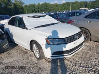 2015 Volkswagen Jetta SE with VIN 3VWD17AJ7FM235397, listed as a IAAI auction lot 40158694 with 205,163 mi miles and . Bid and sale history available at DreamBid. Image 1.