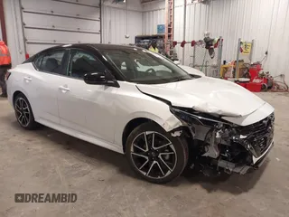 2024 Nissan Sentra SR z VIN 3N1AB8DV5RY372295, wystawiony jako IAAI lot #41487966 z przebiegiem 2 542 mil mil oraz . Historia ofert i sprzedaży dostępna na DreamBid. Obrazek 1.
