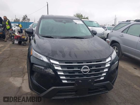 2025 Nissan Rogue S z VIN 5N1BT3ABXSC765294, wystawiony jako IAAI lot #41905928 z przebiegiem 600 mil mil oraz . Historia ofert i sprzedaży dostępna na DreamBid. Obrazek 13.