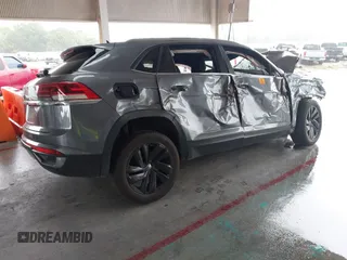 2021 Volkswagen Atlas SE z VIN 1V2JE2CA8MC237781, wystawiony jako IAAI lot #42404797 z przebiegiem Nie podano mil oraz . Historia ofert i sprzedaży dostępna na DreamBid. Obrazek 4.