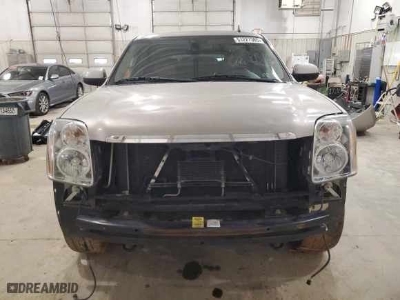 2009 GMC Yukon Denali with VIN 1GKFK03229R132451, listed as a Copart auction lot 51227365 with 240,274 mi miles and Salvage Title. Bid and sale history available at carsss.com. Image 5.