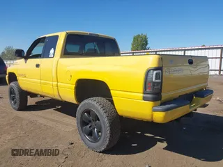2000 Dodge 1500 with VIN 1B7HF13Z2YJ123094, listed as a IAAI auction lot 42178811 with 161,563 mi miles and . Bid and sale history available at DreamBid. Image 3.