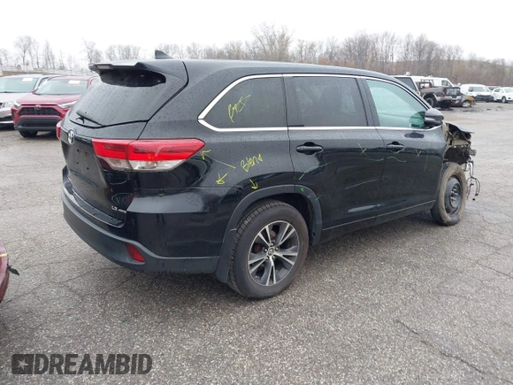 2018 Toyota Highlander LE with VIN 5TDBZRFH7JS835432, listed as a IAAI auction lot 40852130 with 139,136 mi miles and . Bid and sale history available at DreamBid. Image 4.