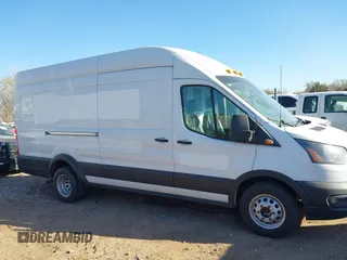 2023 Ford Transit Cargo z VIN 1FTBF4U80PKA47025, wystawiony jako IAAI lot #41715521 z przebiegiem 104 952 mil mil oraz . Historia ofert i sprzedaży dostępna na DreamBid. Obrazek 13.