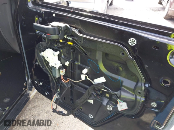 2017 Jeep Wrangler Unlimited Sport with VIN 1C4BJWDG4HL538582, listed as a IAAI auction lot 41921436 with 32,006 mi miles. Bid and sale history available at carsss.com. Image 21.