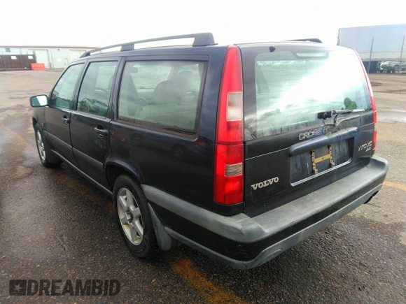 1999 Volvo V70 XC with VIN YV1LZ56D7X2617138, listed as a IAAI auction lot 41906507 with 157,817 mi miles. Bid and sale history available at carsss.com. Image 3.