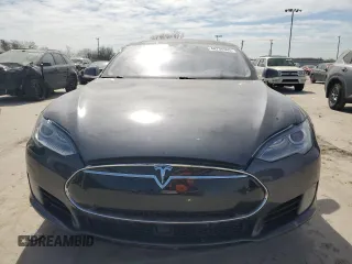 2016 Tesla Model S 70 with VIN 5YJSA1E17GF121312, listed as a Copart auction lot 44736965 with 116,661 mi miles and Salvage title. Bid and sale history available at DreamBid. Image 5.