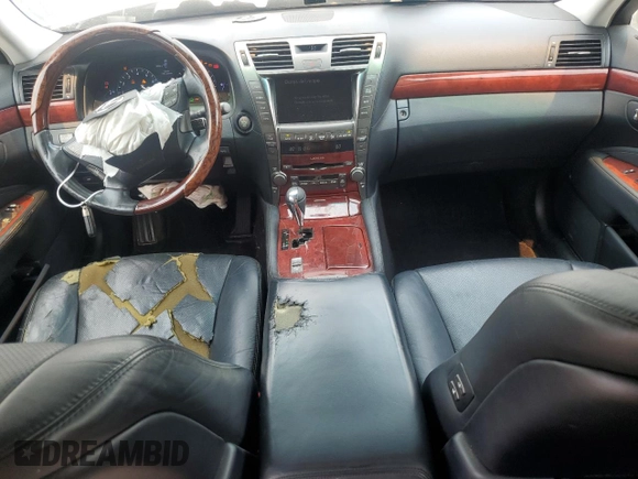 2008 Lexus LS 460 z VIN JTHBL46F985055496, wystawiony jako Copart lot #53060695 z przebiegiem 239 488 mil mil oraz Szkoda całkowita • Salvage title. Historia ofert i sprzedaży dostępna na DreamBid. Obrazek 8.