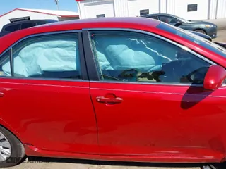 2013 Toyota Camry L with VIN 4T4BF1FK3DR292796, listed as a IAAI auction lot 41827808 with 235,864 mi miles. Bid and sale history available at carsss.com. Image 14.
