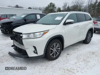 2018 Toyota Highlander SE z VIN 5TDJZRFH3JS556538, wystawiony jako IAAI lot #41470898 z przebiegiem 149 464 mil mil oraz . Historia ofert i sprzedaży dostępna na DreamBid. Obrazek 2.