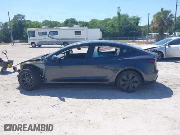 2024 Tesla Model 3 z VIN 5YJ3E1EA6RF747946, wystawiony jako IAAI lot #42042903 z przebiegiem 13 999 mil mil oraz . Historia ofert i sprzedaży dostępna na DreamBid. Obrazek 15.